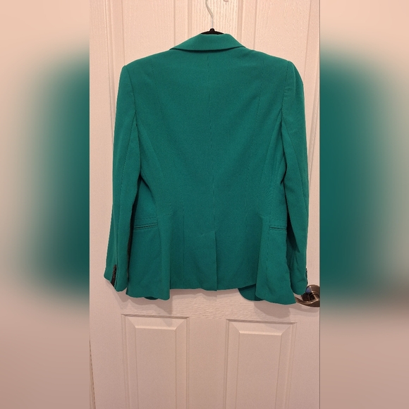 Blazer - Picture 2 of 5